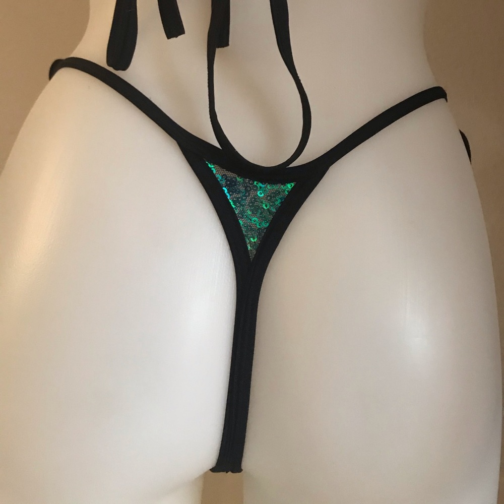 Bikini - Picture 6 of 7